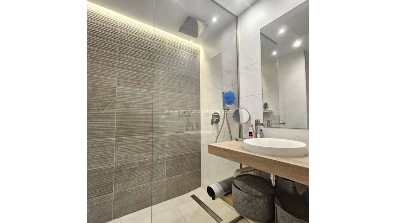 Resale - Apartment - Guardamar del Segura - Urbanizaciones