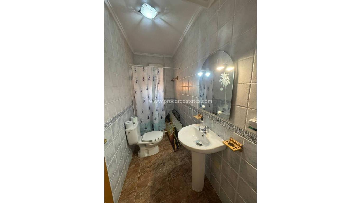 Resale - Apartment - Jacarilla - Comunidad Valenciana