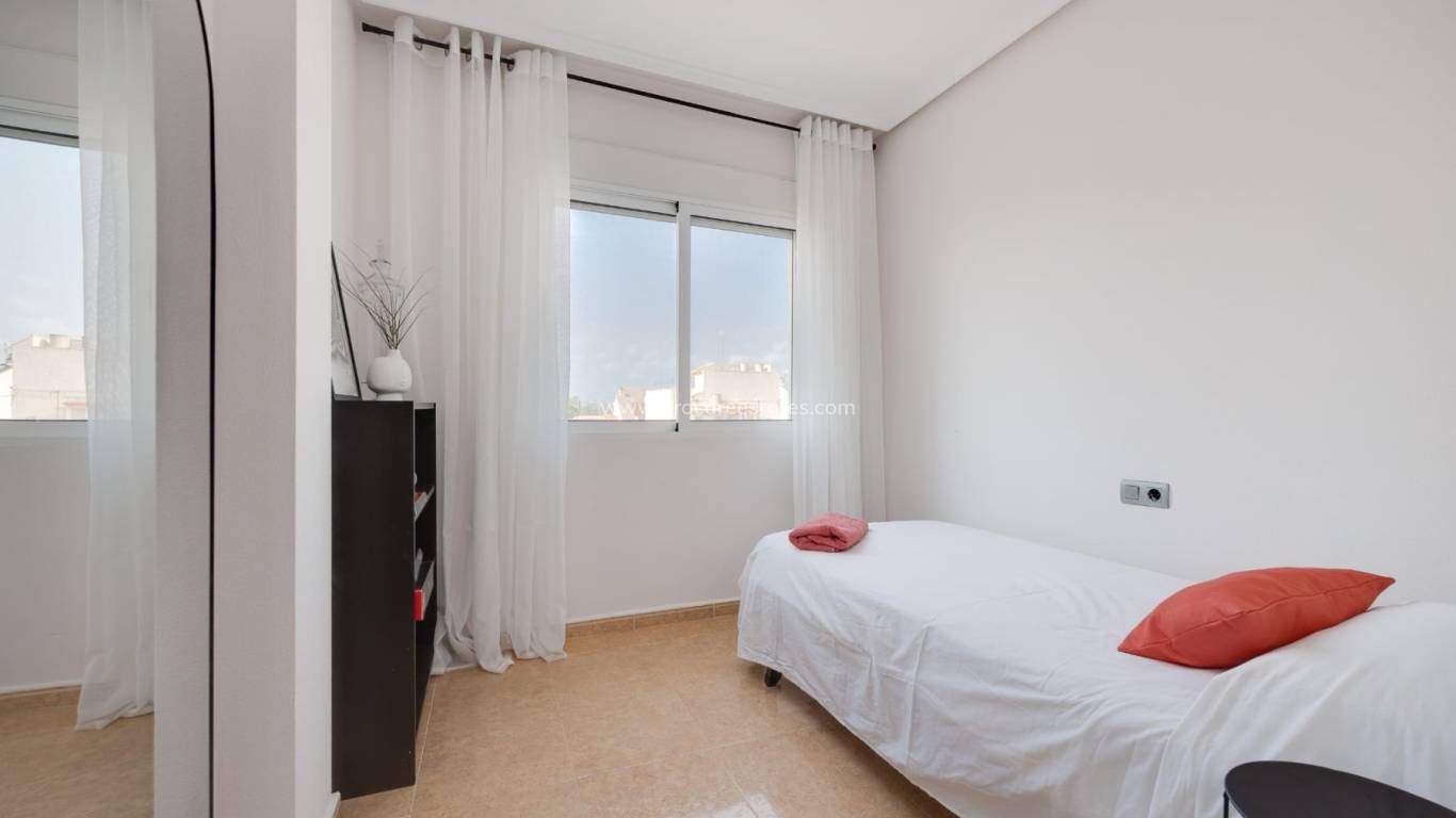 Resale - Apartment - Jacarilla