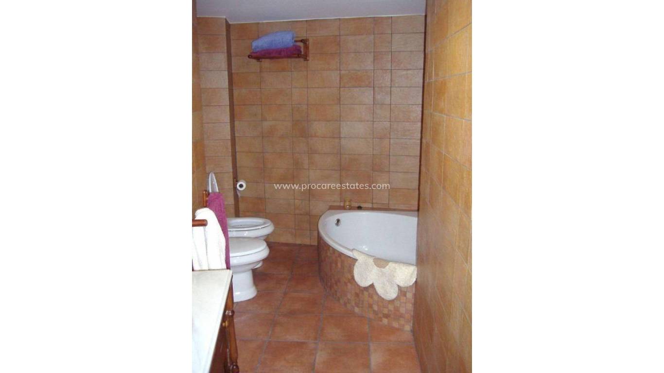 Resale - Apartment - Oliva