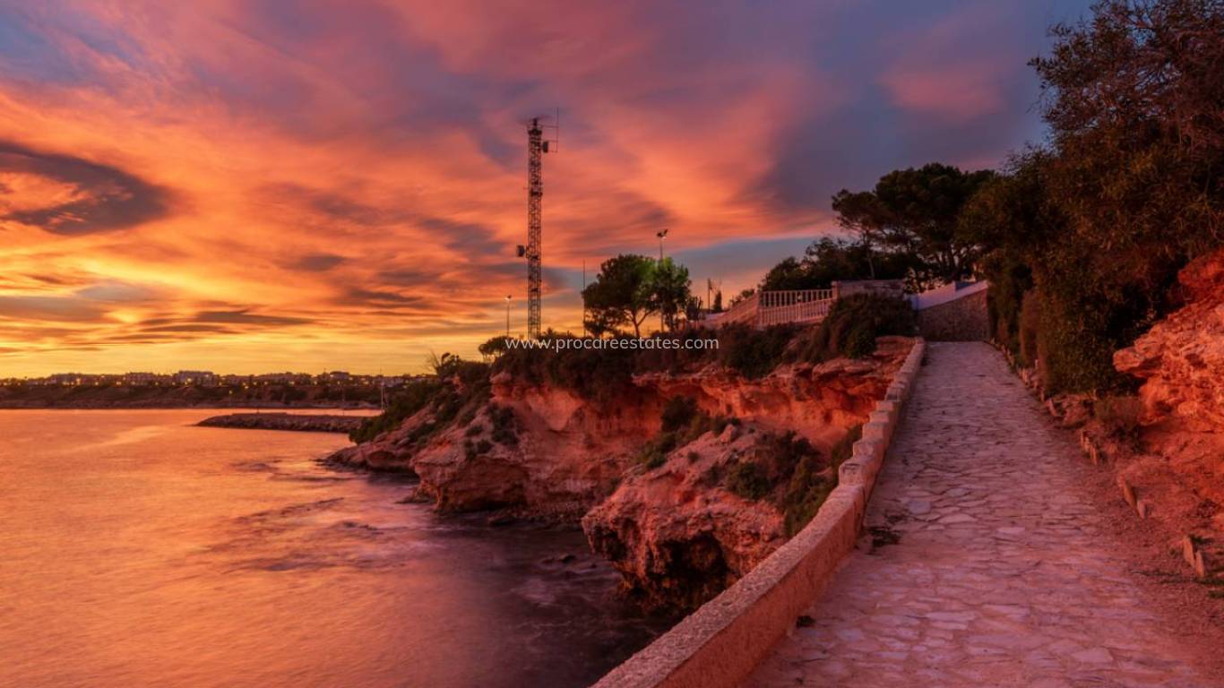 Resale - Apartment - Orihuela Costa - Cabo Roig