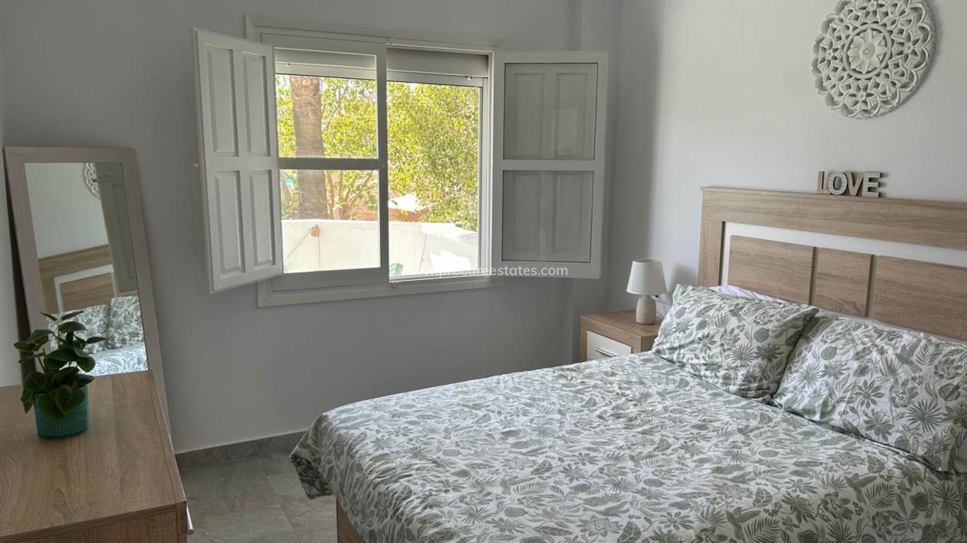 Resale - Apartment - Orihuela Costa - Cabo Roig