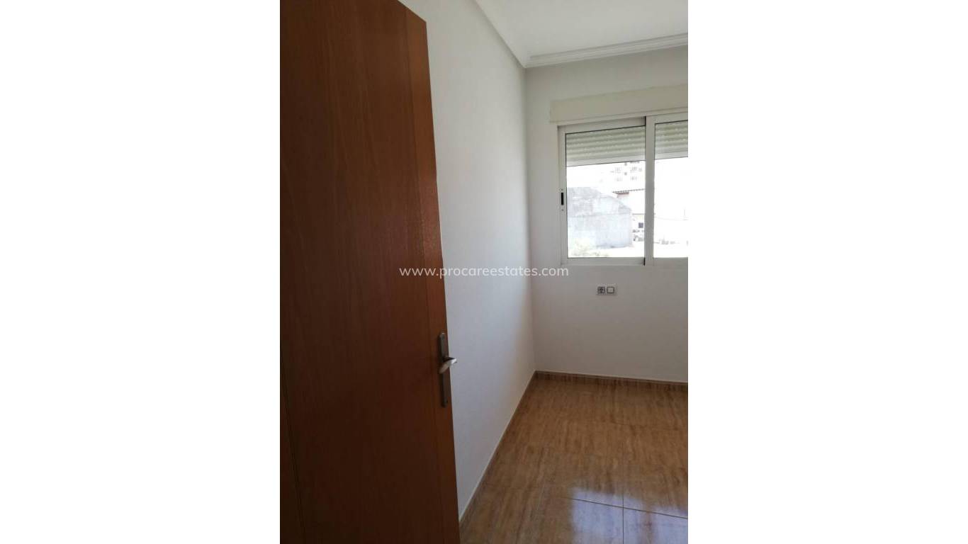 Resale - Apartment - Orihuela Costa - Campoamor