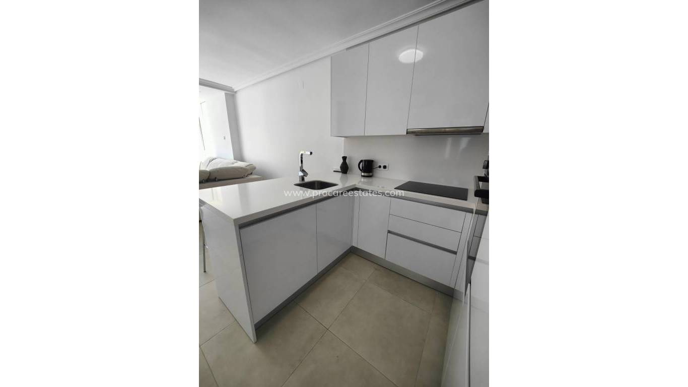 Resale - Apartment - Orihuela Costa - Campoamor