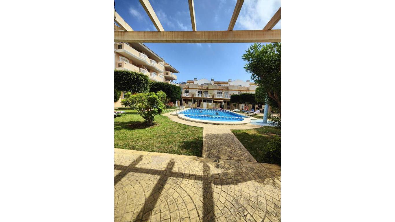 Resale - Apartment - Orihuela Costa - Campoamor