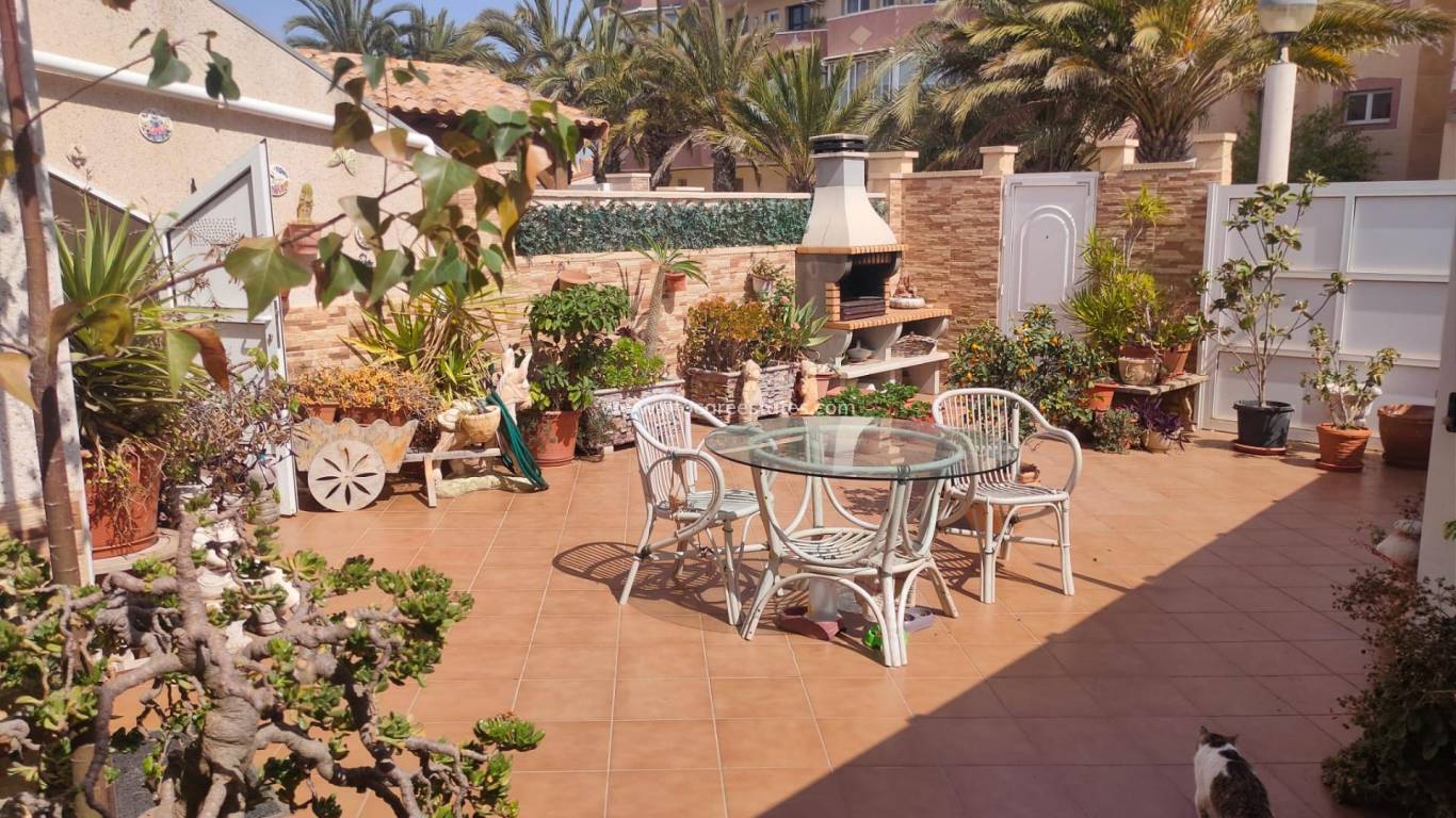 Resale - Apartment - Orihuela Costa - Campoamor