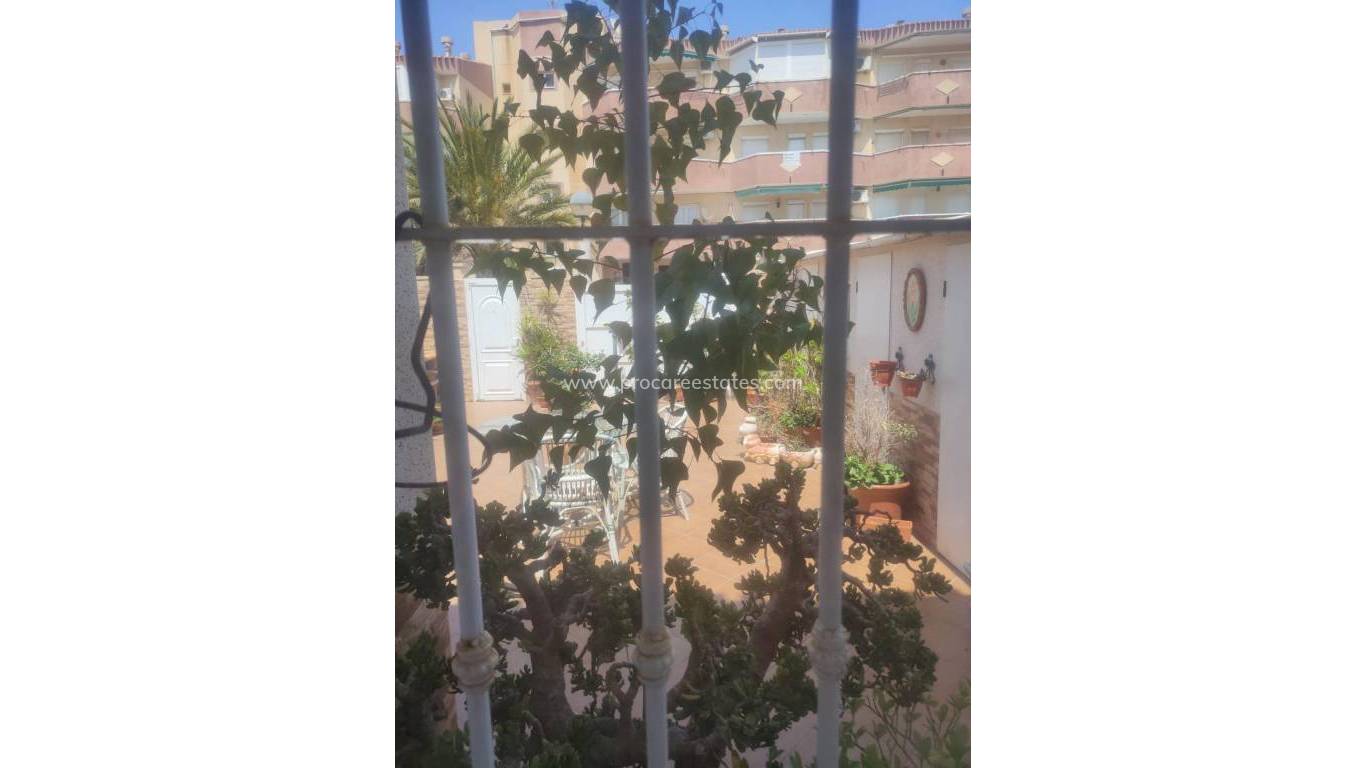 Resale - Apartment - Orihuela Costa - Campoamor