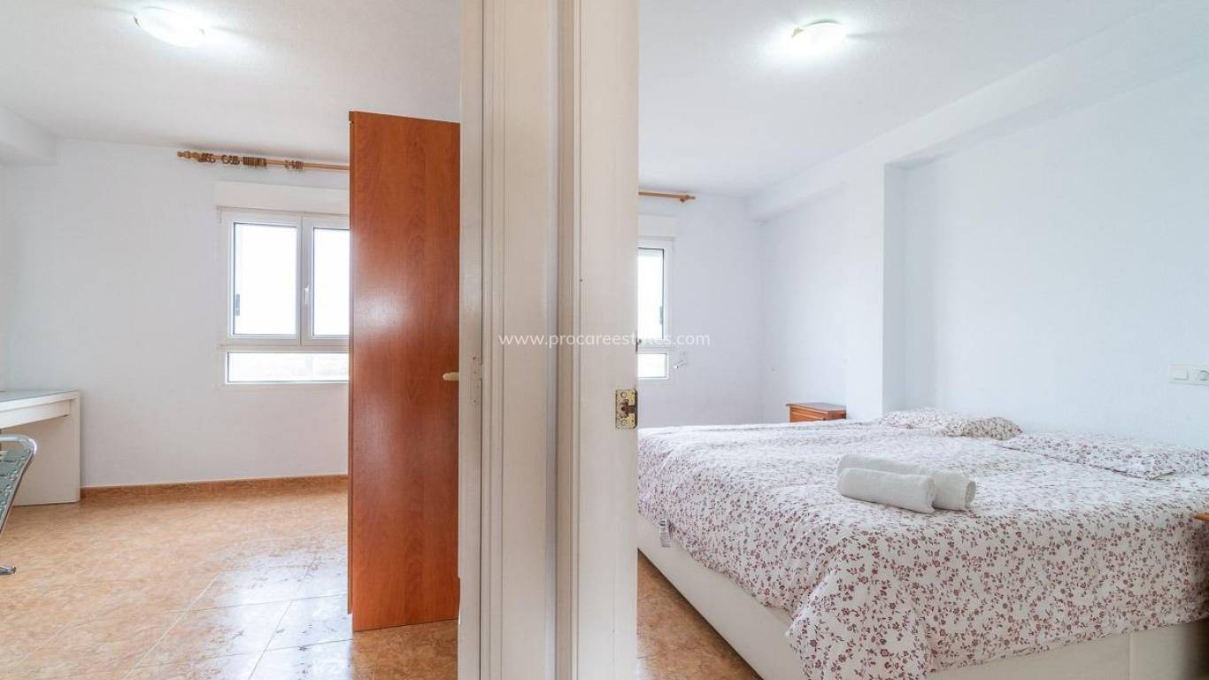 Resale - Apartment - Orihuela Costa - Campoamor