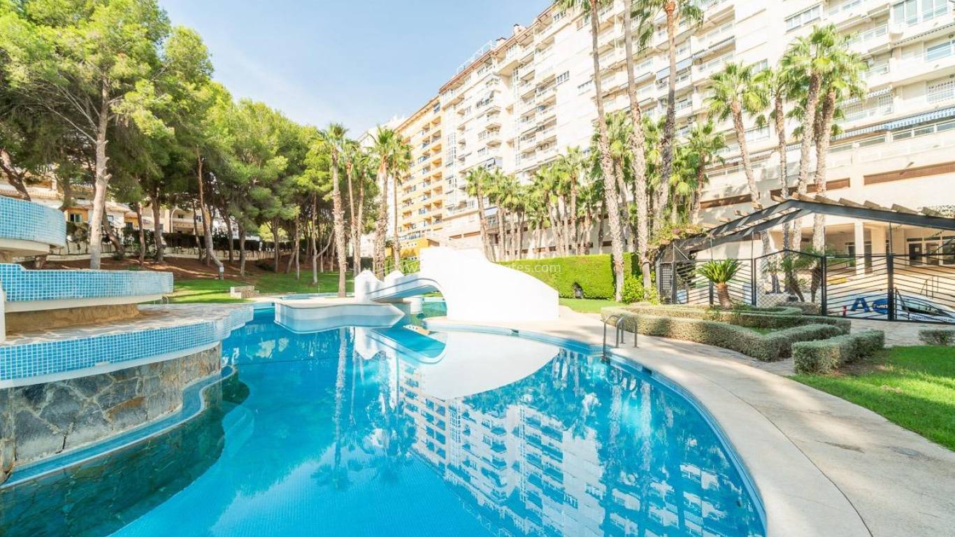 Resale - Apartment - Orihuela Costa - Campoamor