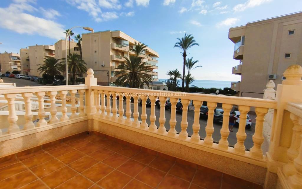 Resale - Apartment - Orihuela Costa - Campoamor