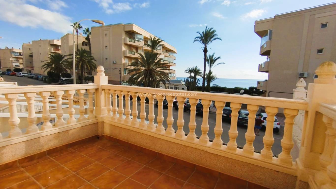 Resale - Apartment - Orihuela Costa - Campoamor