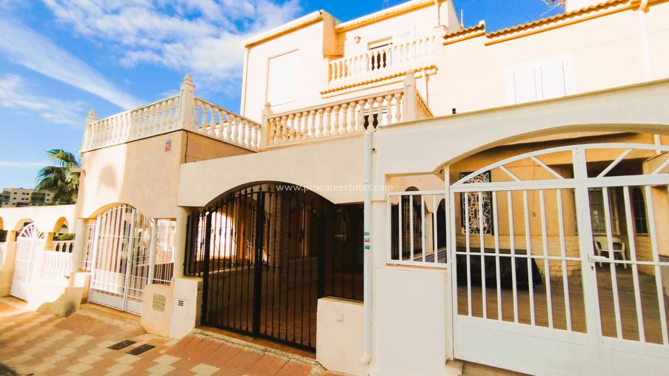 Resale - Apartment - Orihuela Costa - Campoamor