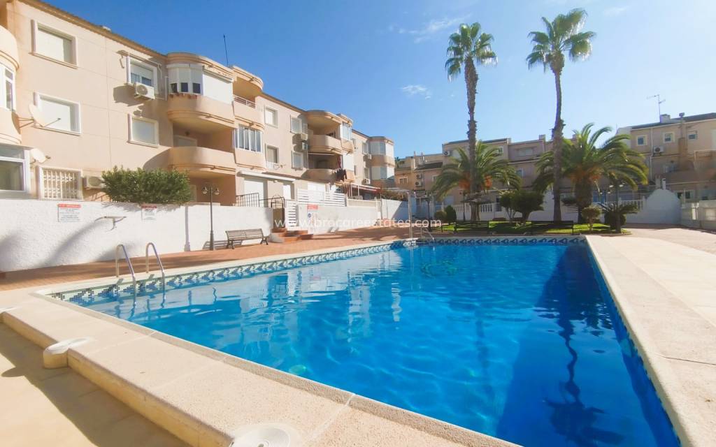 Resale - Apartment - Orihuela Costa - Campoamor