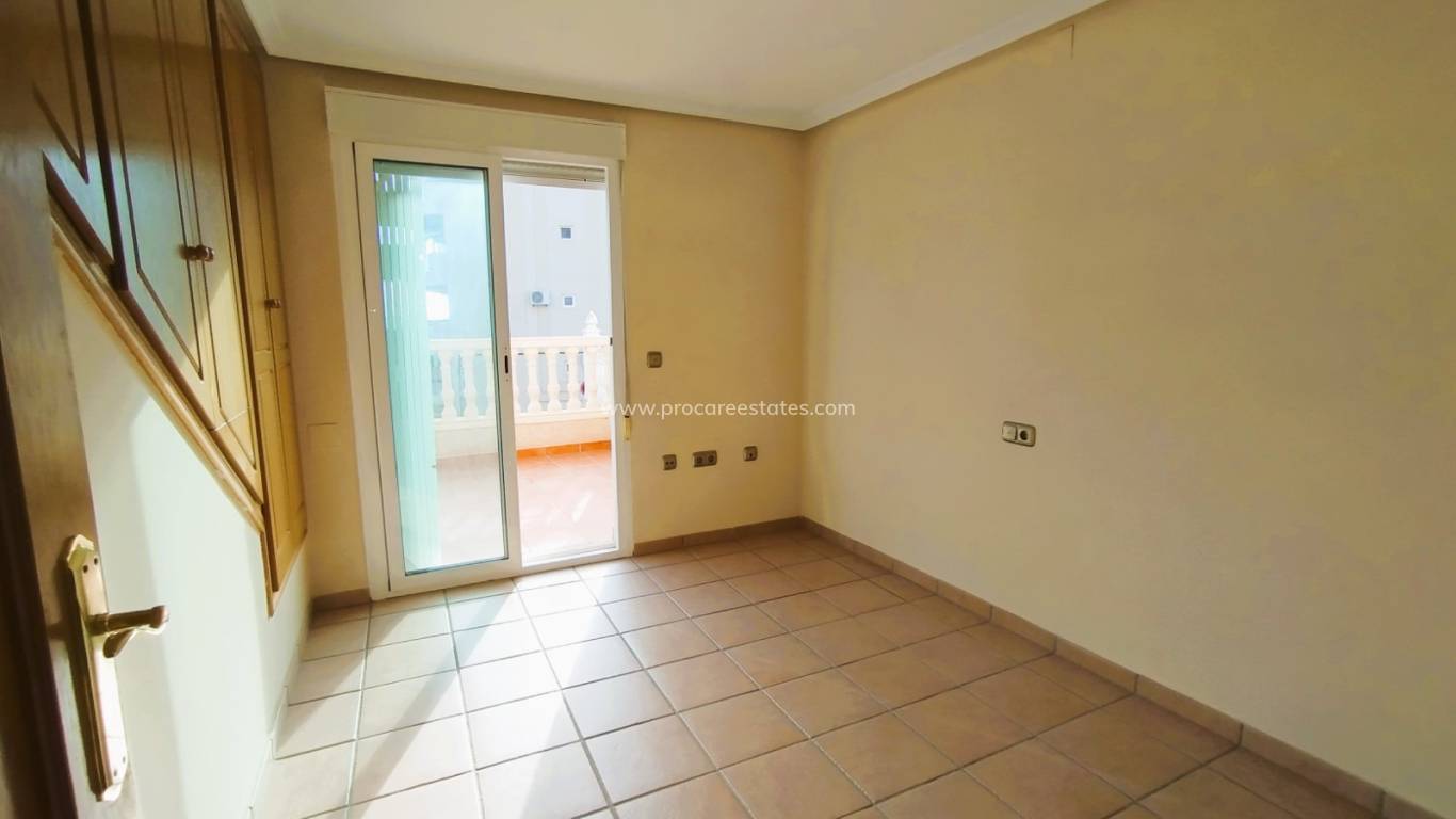 Resale - Apartment - Orihuela Costa - Campoamor