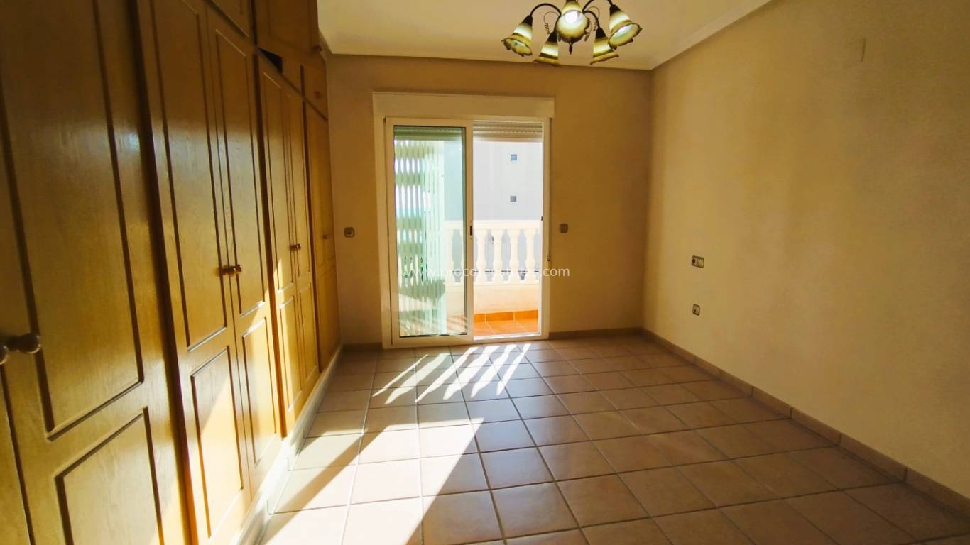 Resale - Apartment - Orihuela Costa - Campoamor