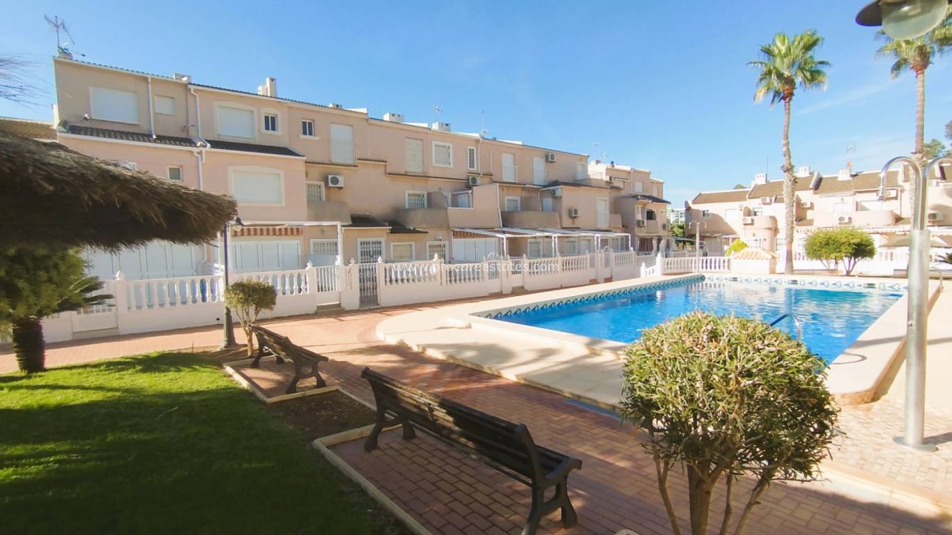 Resale - Apartment - Orihuela Costa - Campoamor