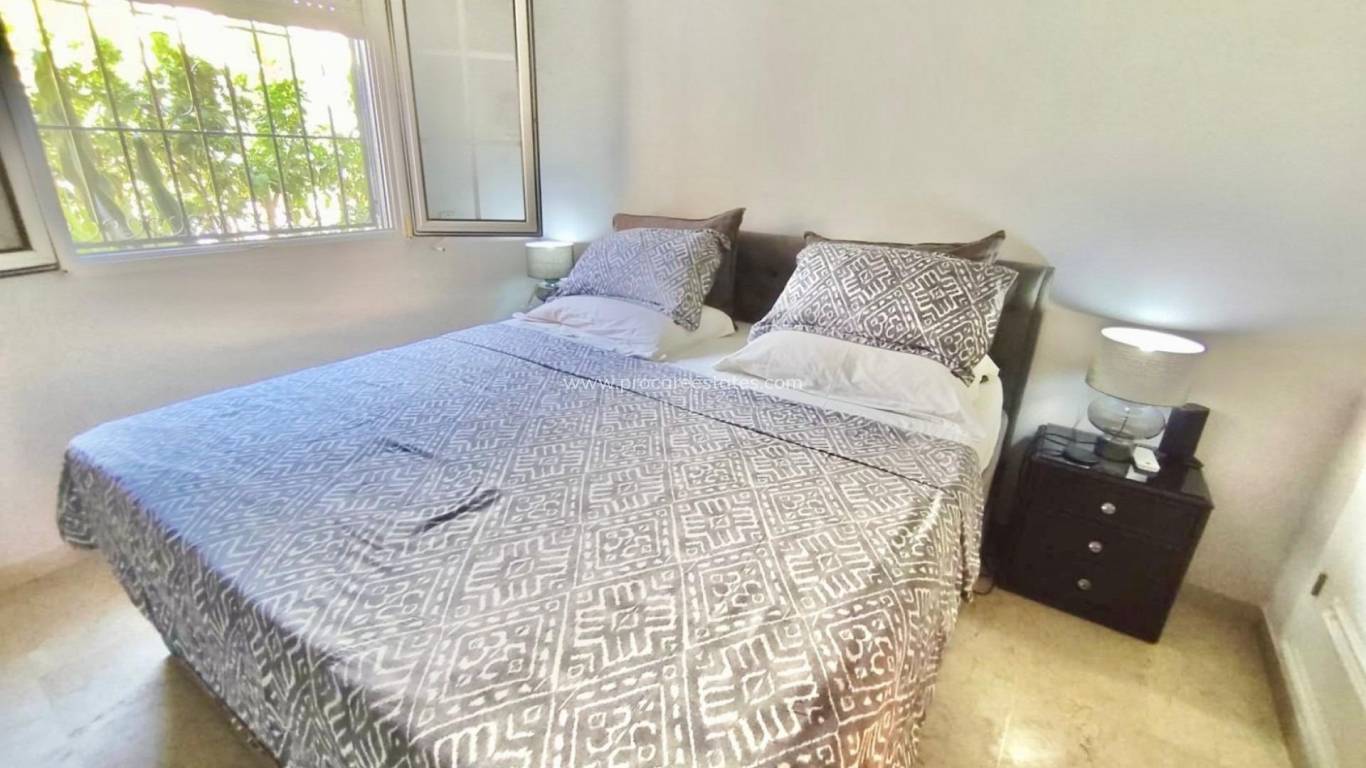 Resale - Apartment - Orihuela Costa - Campoamor