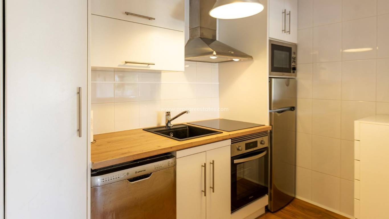 Resale - Apartment - Orihuela Costa - Campoamor