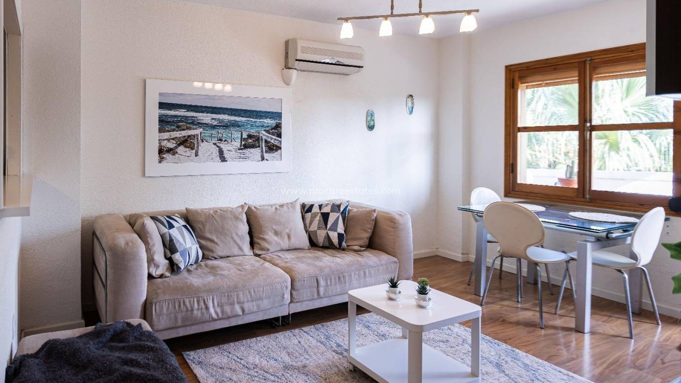 Resale - Apartment - Orihuela Costa - Campoamor