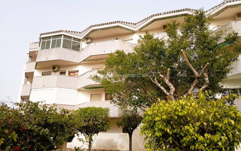 Resale - Apartment - Orihuela Costa - Campoamor