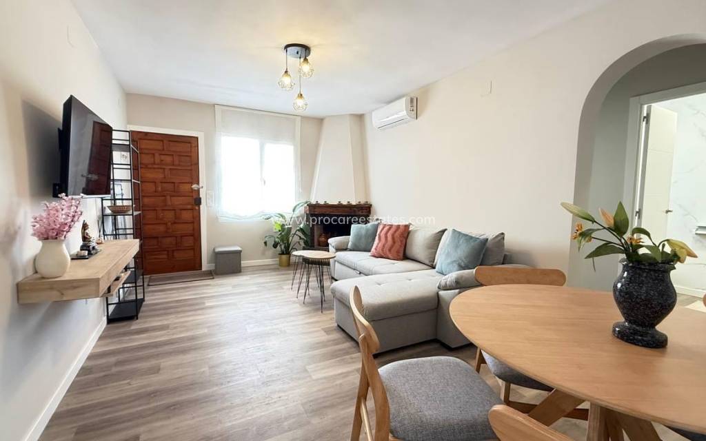 Resale - Apartment - Orihuela Costa - Campoamor