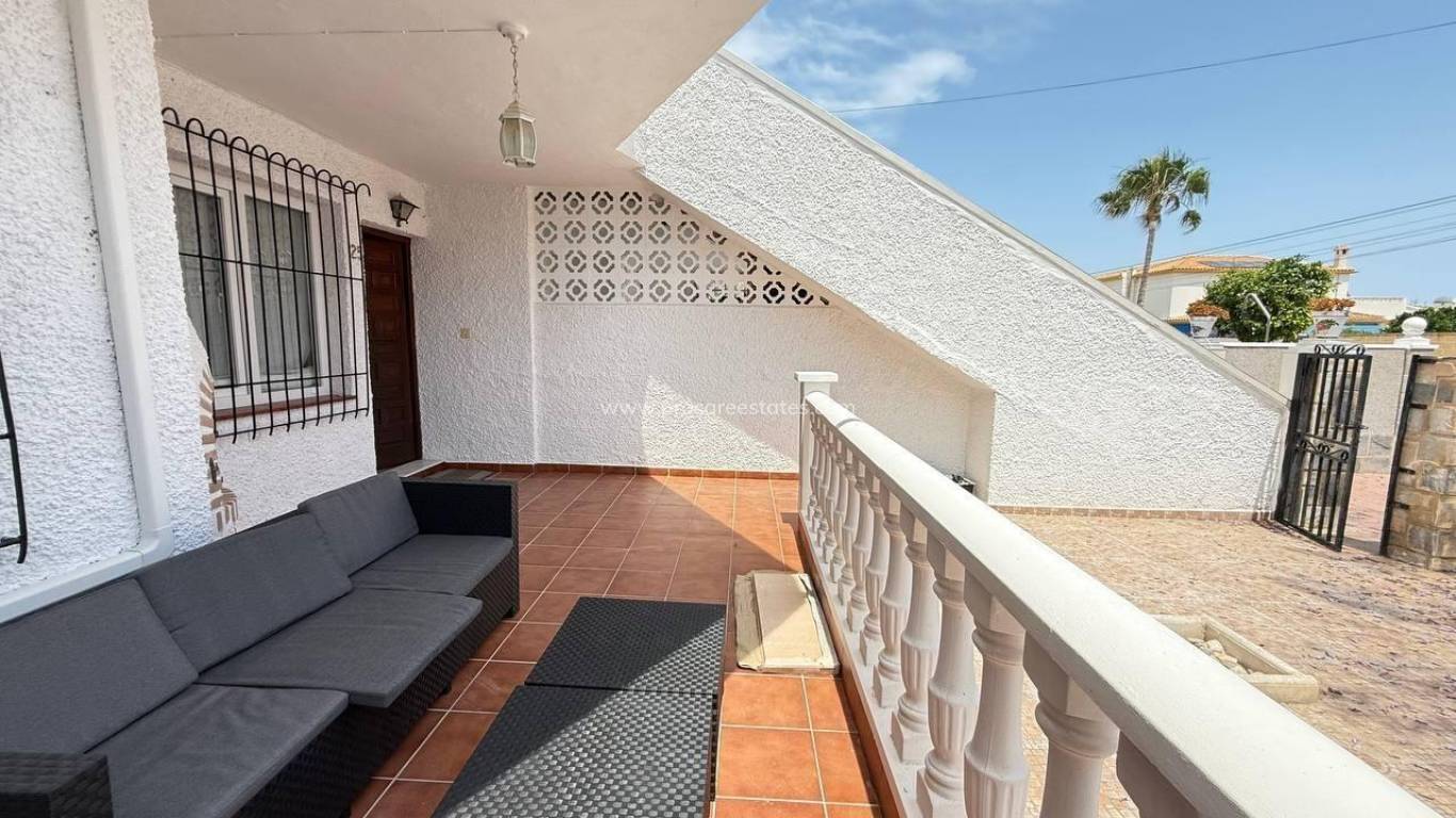 Resale - Apartment - Orihuela Costa - Campoamor