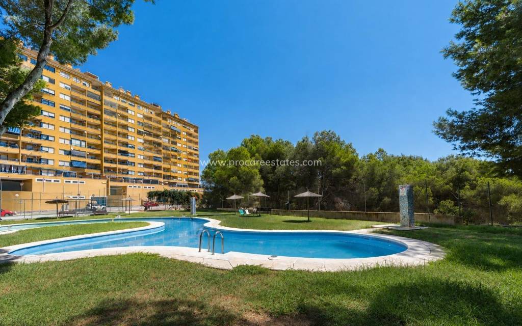 Resale - Apartment - Orihuela Costa - Campoamor