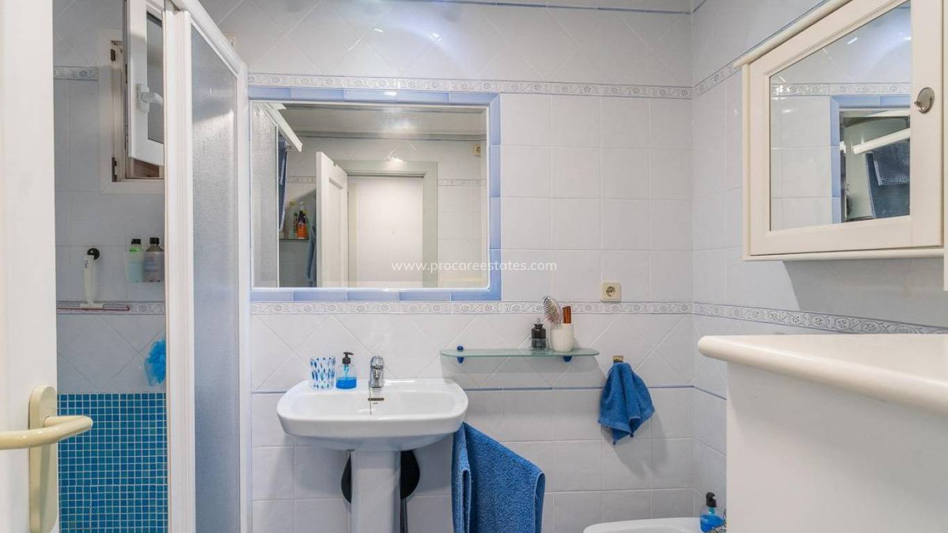 Resale - Apartment - Orihuela Costa - Campoamor