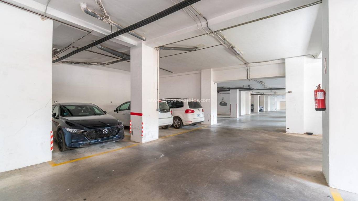 Resale - Apartment - Orihuela Costa - Campoamor