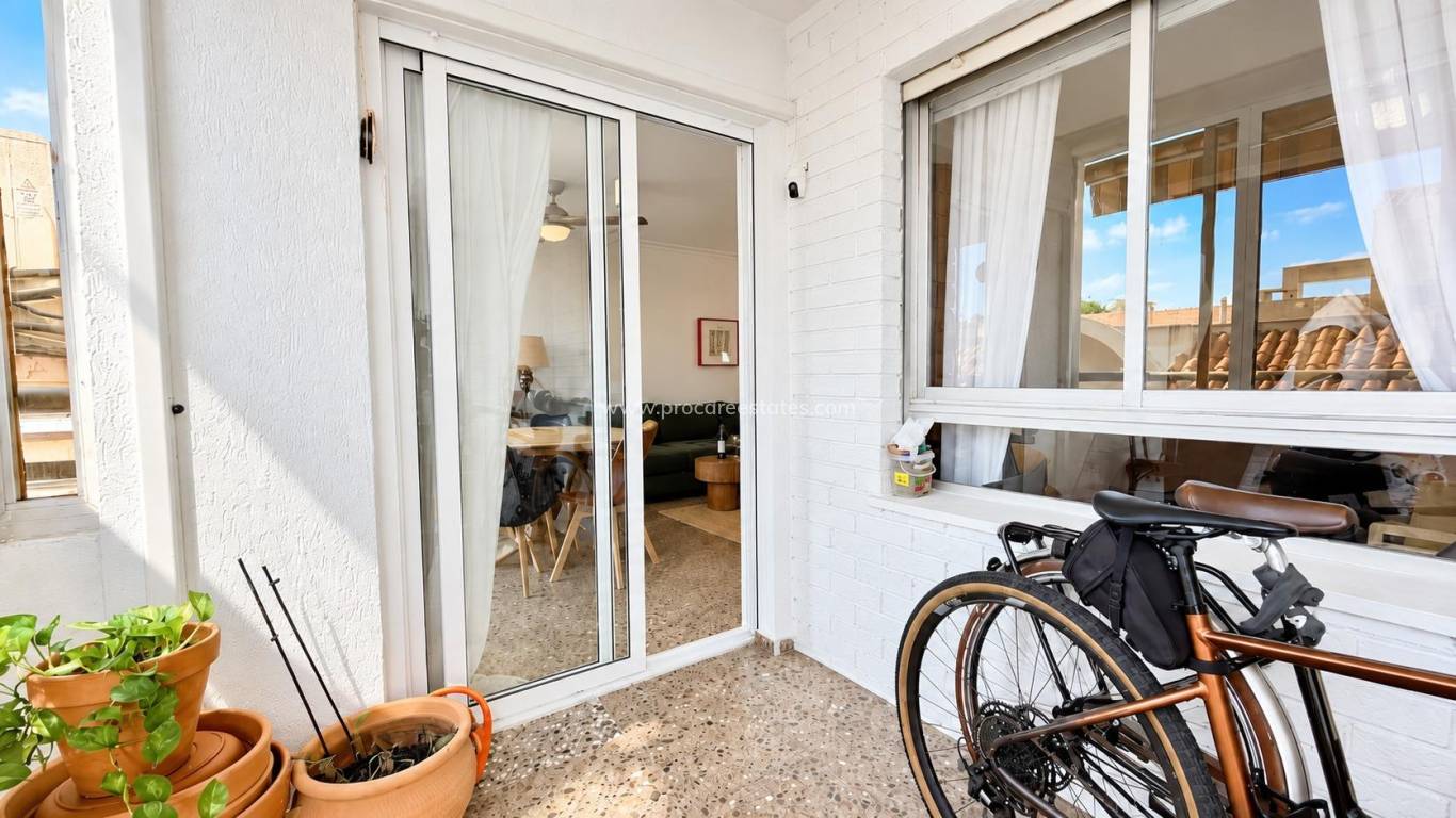 Resale - Apartment - Orihuela Costa - Campoamor