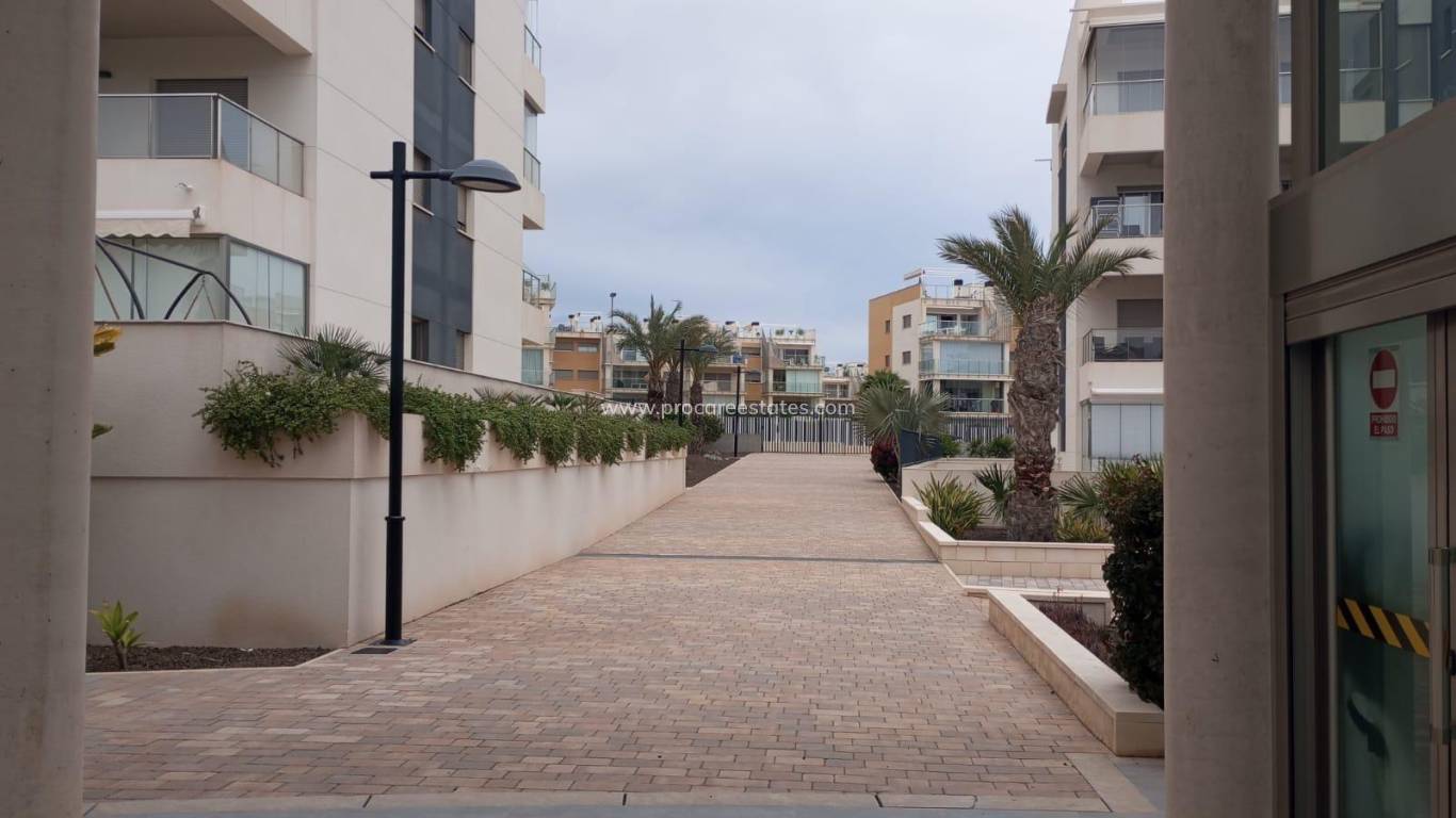 Resale - Apartment - Orihuela Costa - La Zenia