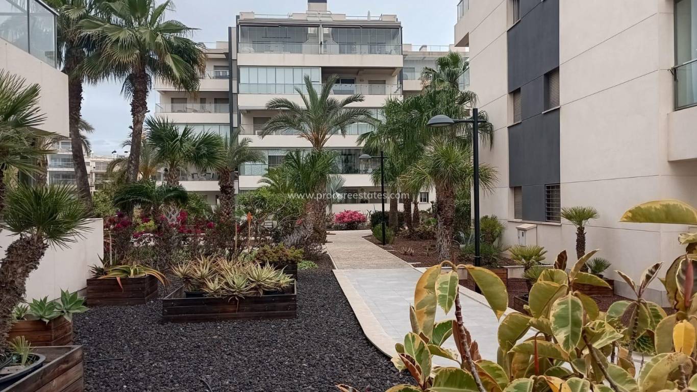 Resale - Apartment - Orihuela Costa - La Zenia