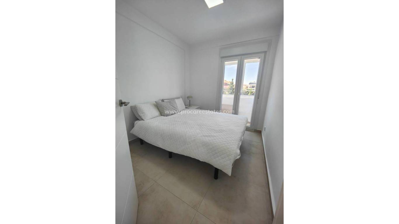 Resale - Apartment - Orihuela Costa - La Zenia