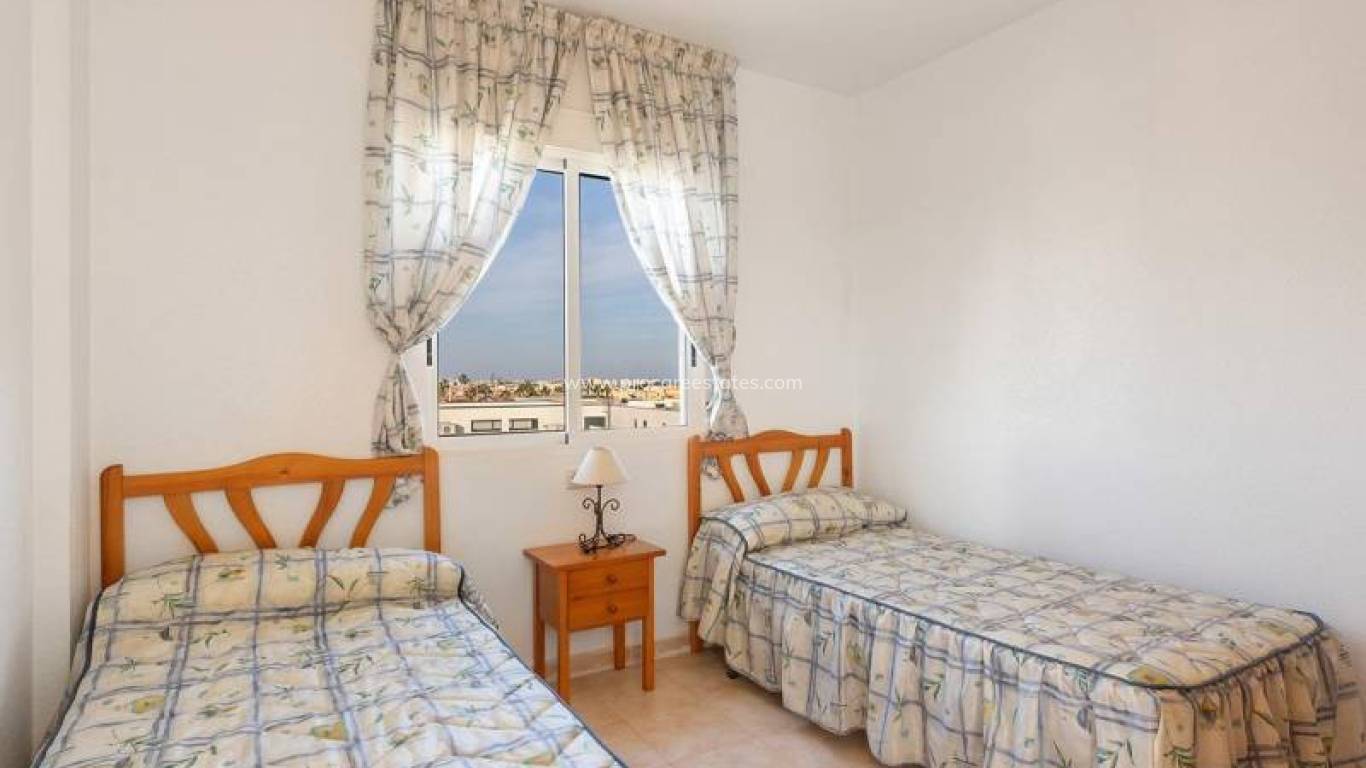 Resale - Apartment - Orihuela Costa - La Zenia