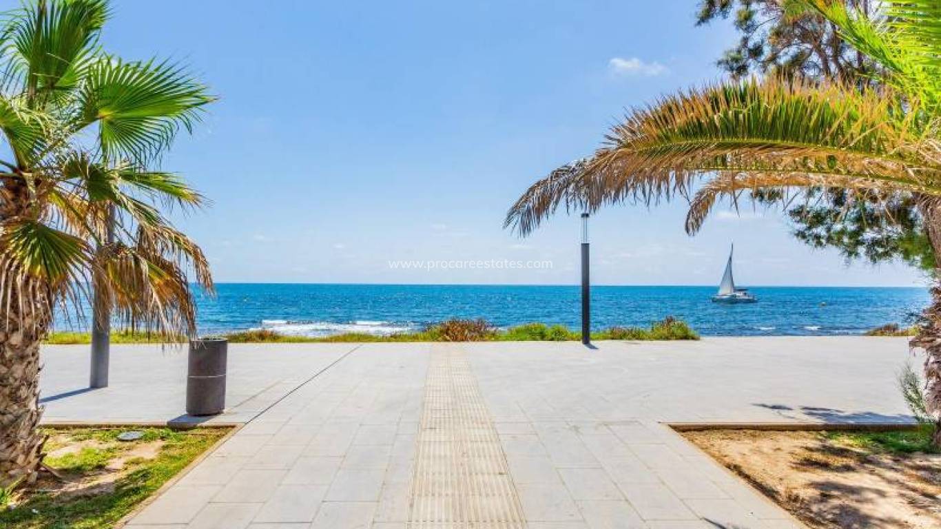 Resale - Apartment - Orihuela Costa - La Zenia