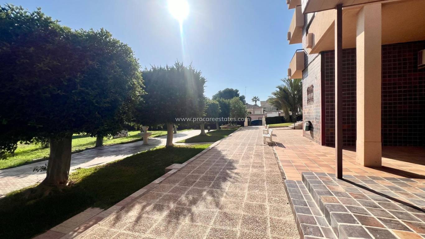 Resale - Apartment - Orihuela Costa - La Zenia