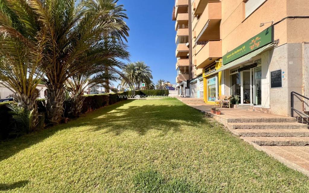 Resale - Apartment - Orihuela Costa - La Zenia