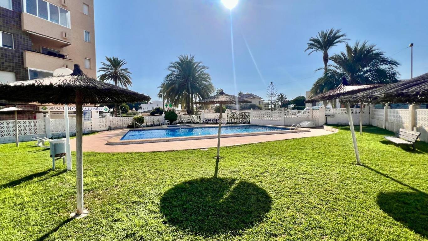 Resale - Apartment - Orihuela Costa - La Zenia