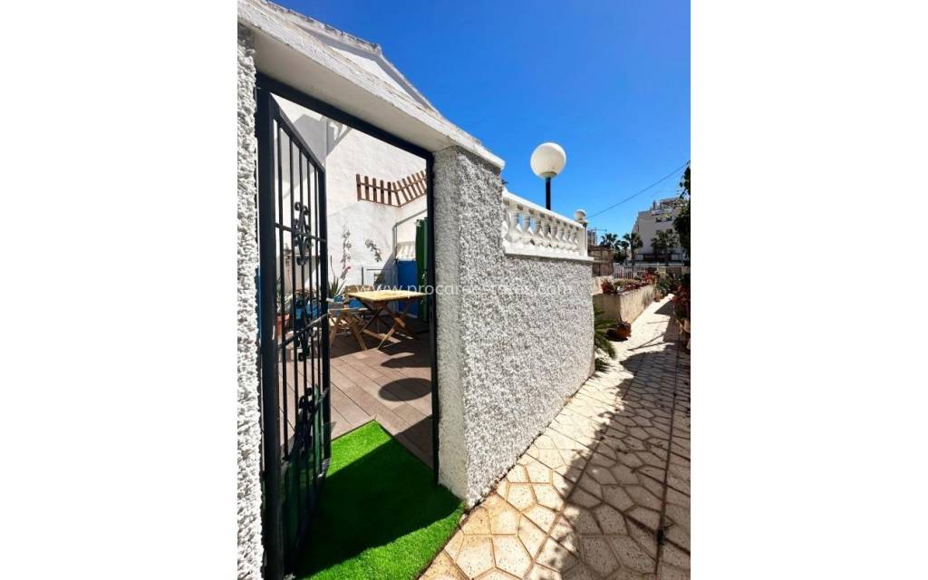 Resale - Apartment - Orihuela Costa - La Zenia