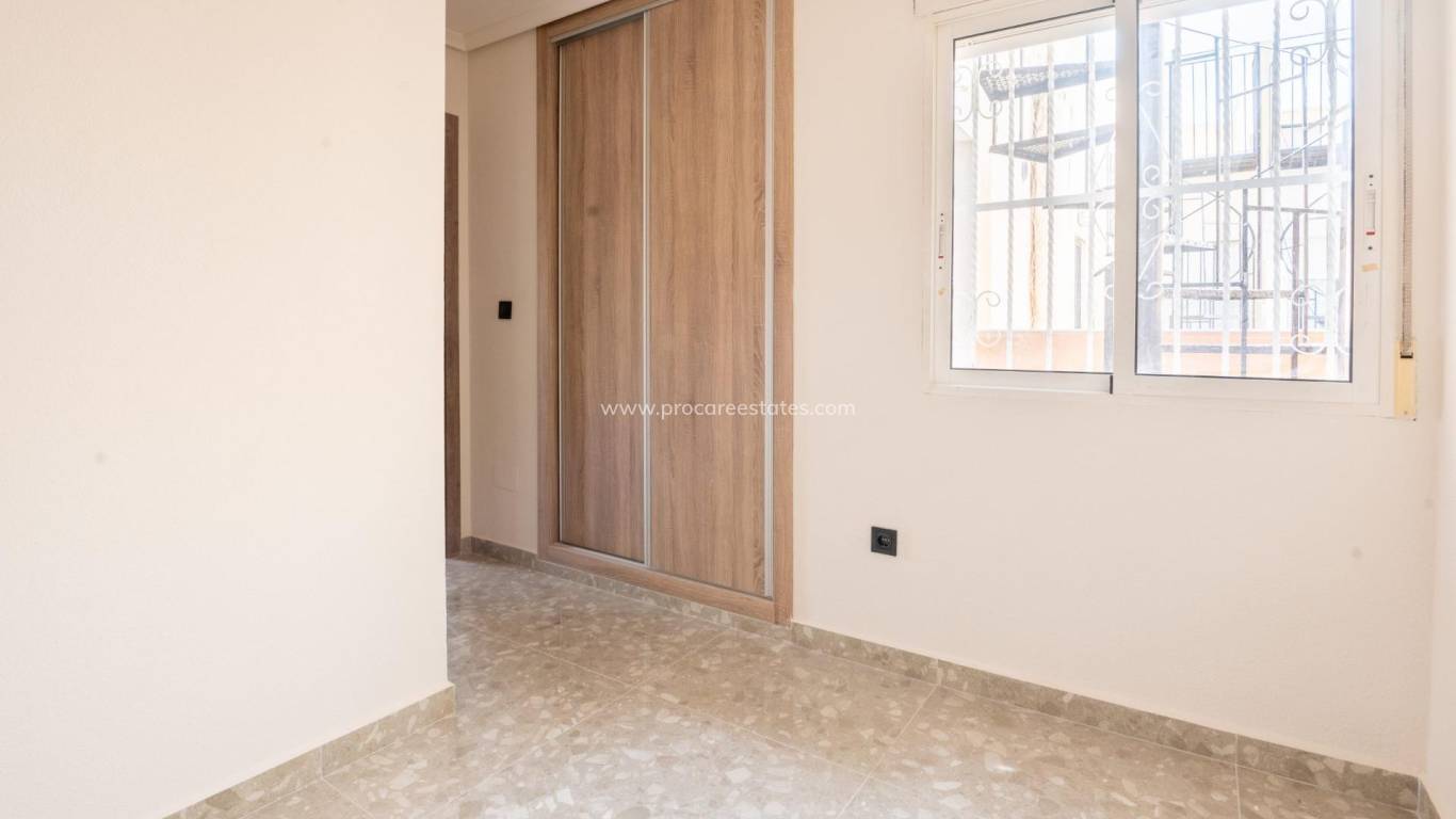 Resale - Apartment - Orihuela Costa - Los Almendros-La Florida