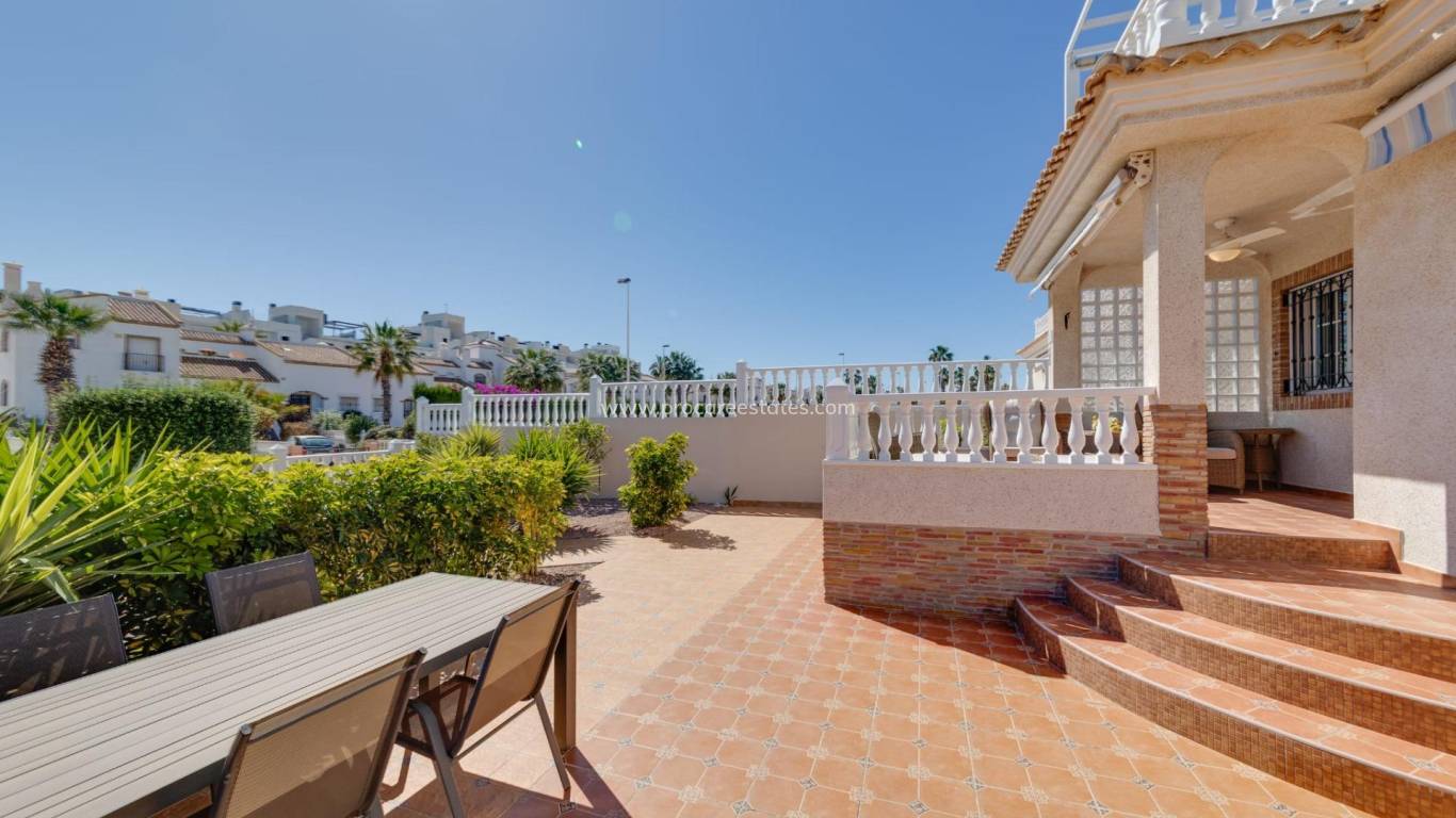 Resale - Apartment - Orihuela Costa - Montezenia