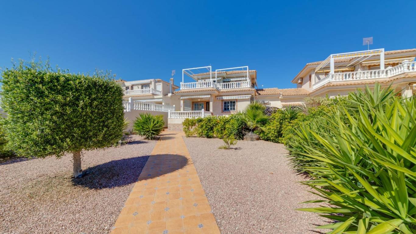 Resale - Apartment - Orihuela Costa - Montezenia