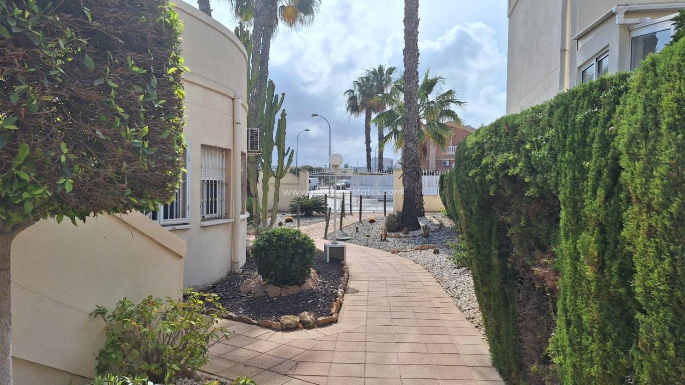 Resale - Apartment - Orihuela Costa - Playa Flamenca