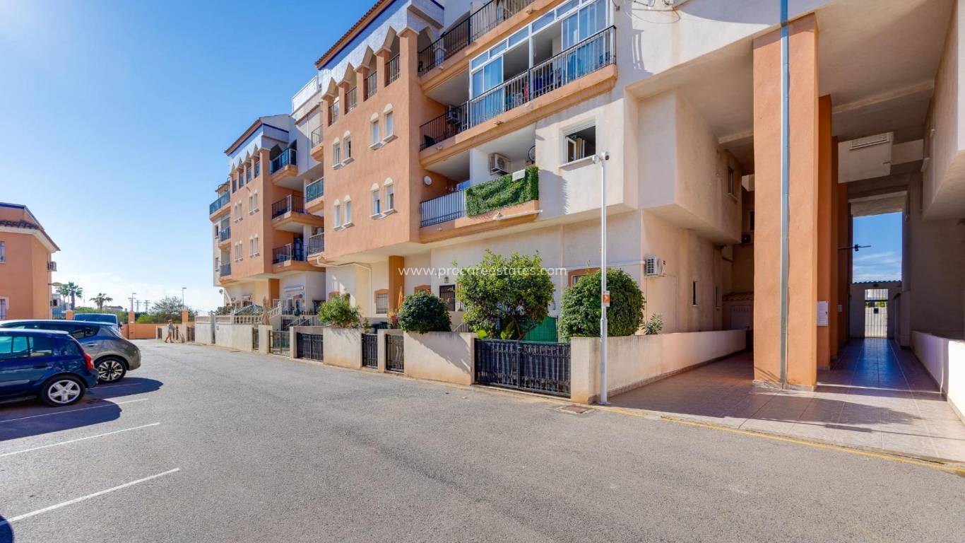 Resale - Apartment - Orihuela Costa - Playa Flamenca