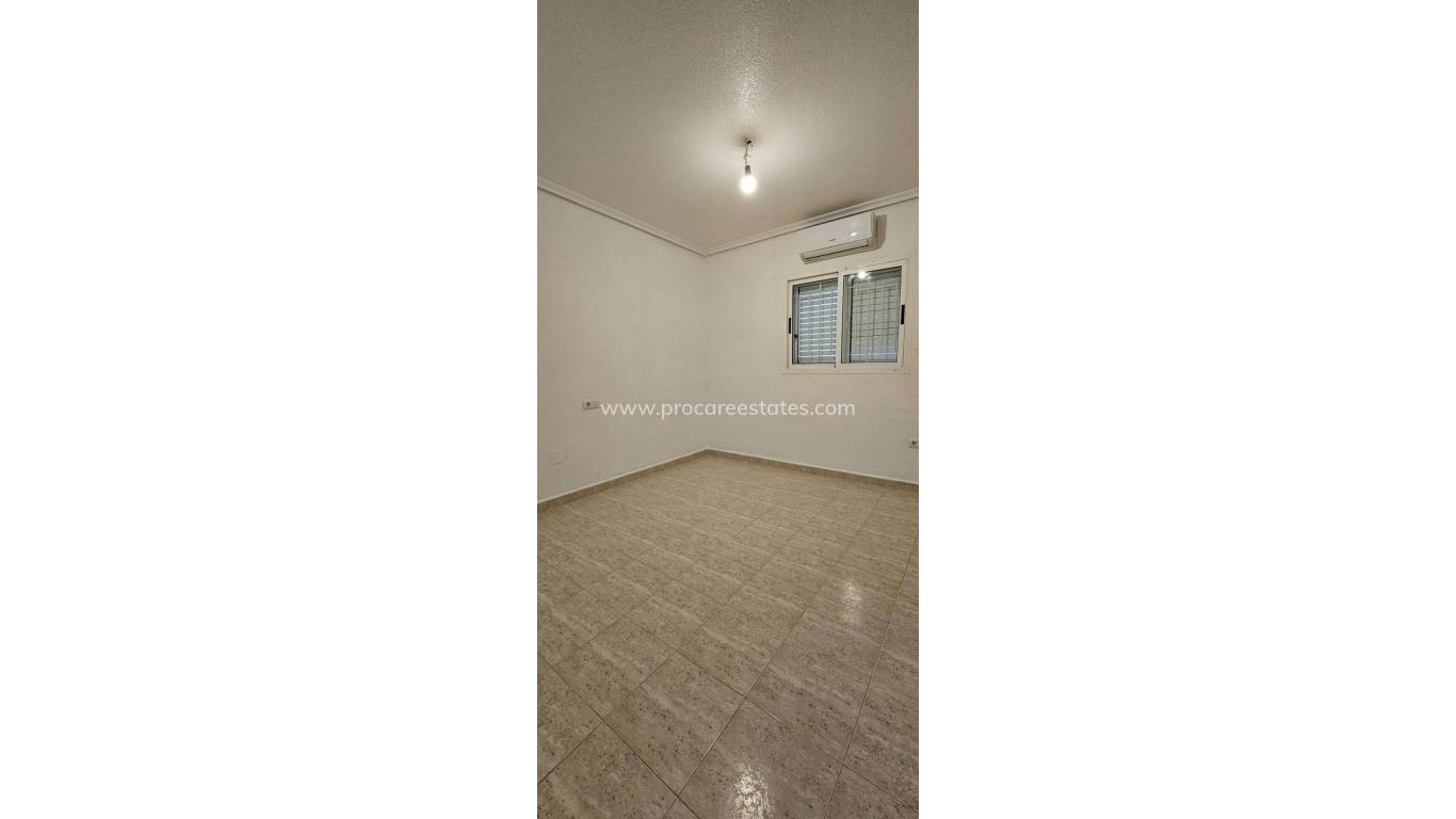 Resale - Apartment - Orihuela Costa - Punta Prima