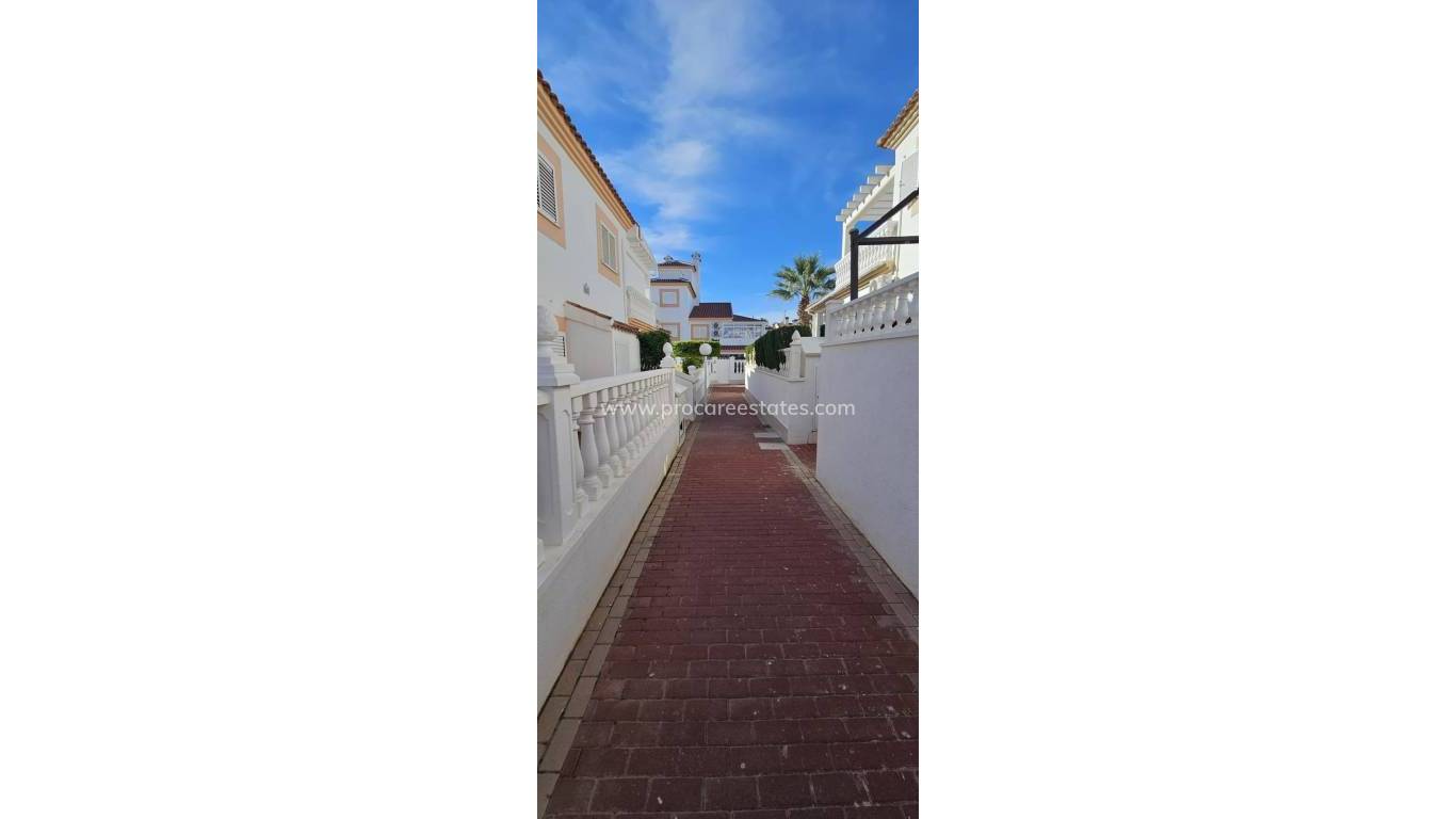 Resale - Apartment - Orihuela Costa - Punta Prima