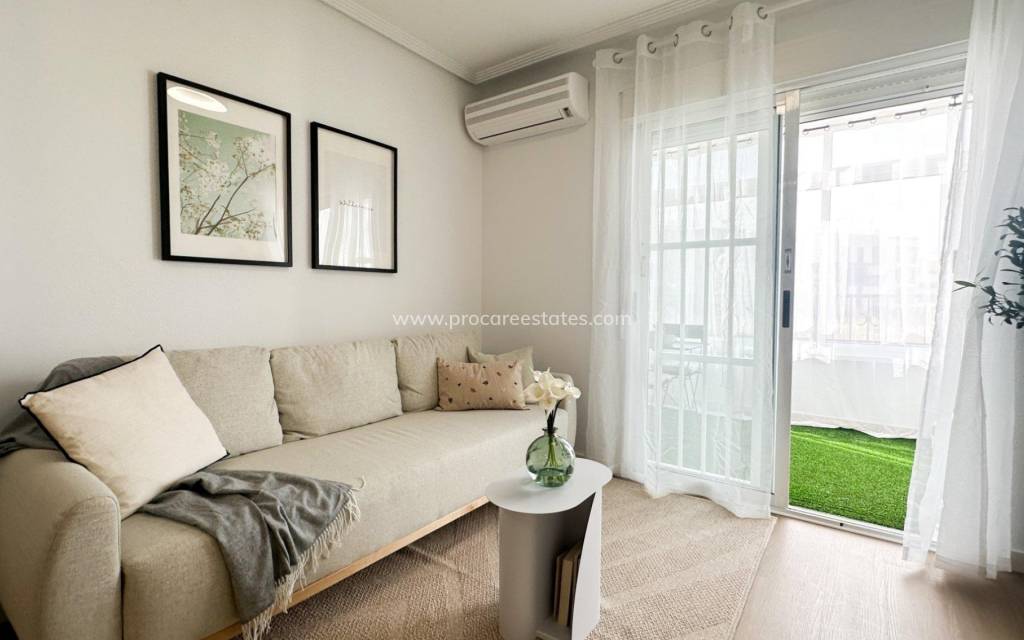 Resale - Apartment - Orihuela Costa - Punta Prima