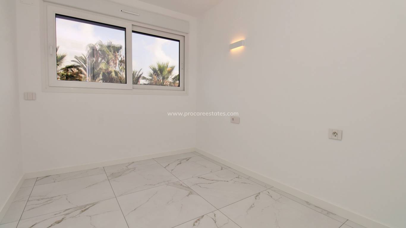Resale - Apartment - Orihuela Costa - Punta Prima