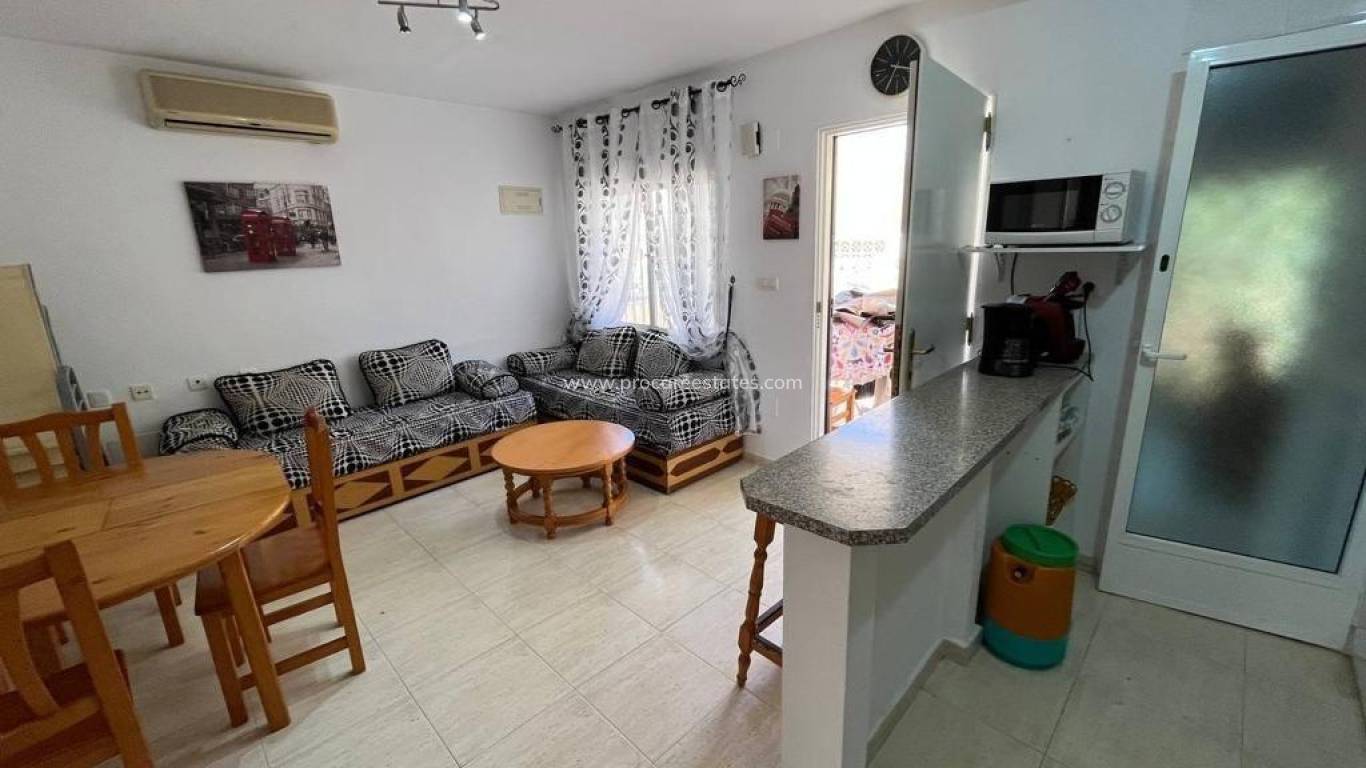 Resale - Apartment - Orihuela Costa - Villamartin