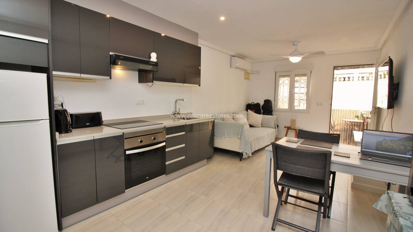 Resale - Apartment - Orihuela Costa - Villamartin